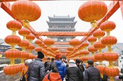 山西平遥古城新春引游人