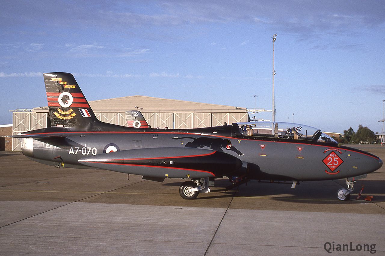 03.皇家澳大利亚空军的阿莱尼亚MB-326教练机(Aermacchi MB-326)。