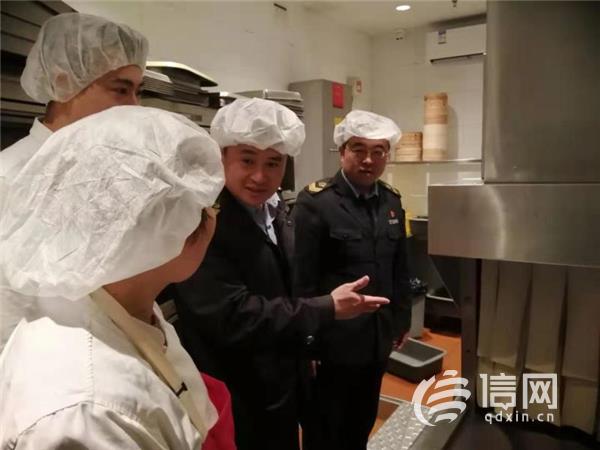 崂山区市场监管局严查知名网红店 确保饮食安全