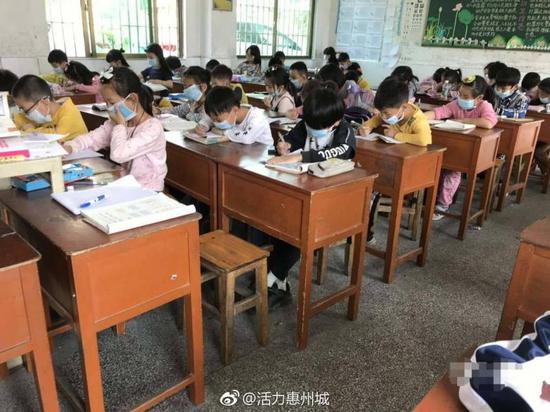 广东一小学学生因异味戴口罩上课 2家工厂停产整顿