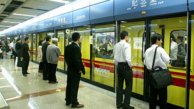清明假期，广州地铁推迟收车1小时