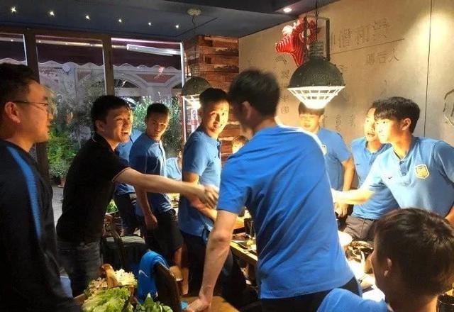 中国男足饮食遭曝光 中国男足为什么那么差