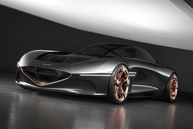 2018年纽约车展发布的Essentia概念车