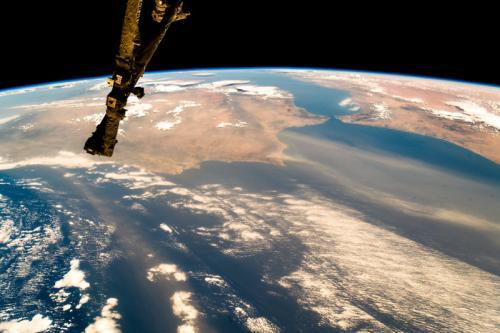 太空俯瞰欧洲：一层“轻纱”笼罩陆地与海洋(图