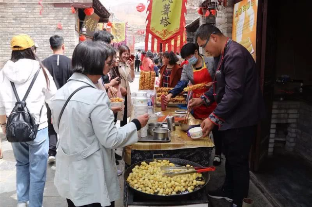 平凉崇信民俗美食催热旅游市场