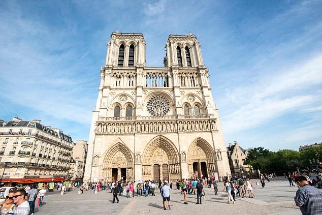 法国旅游业将受重创？巴黎圣母院大火烧毁的不