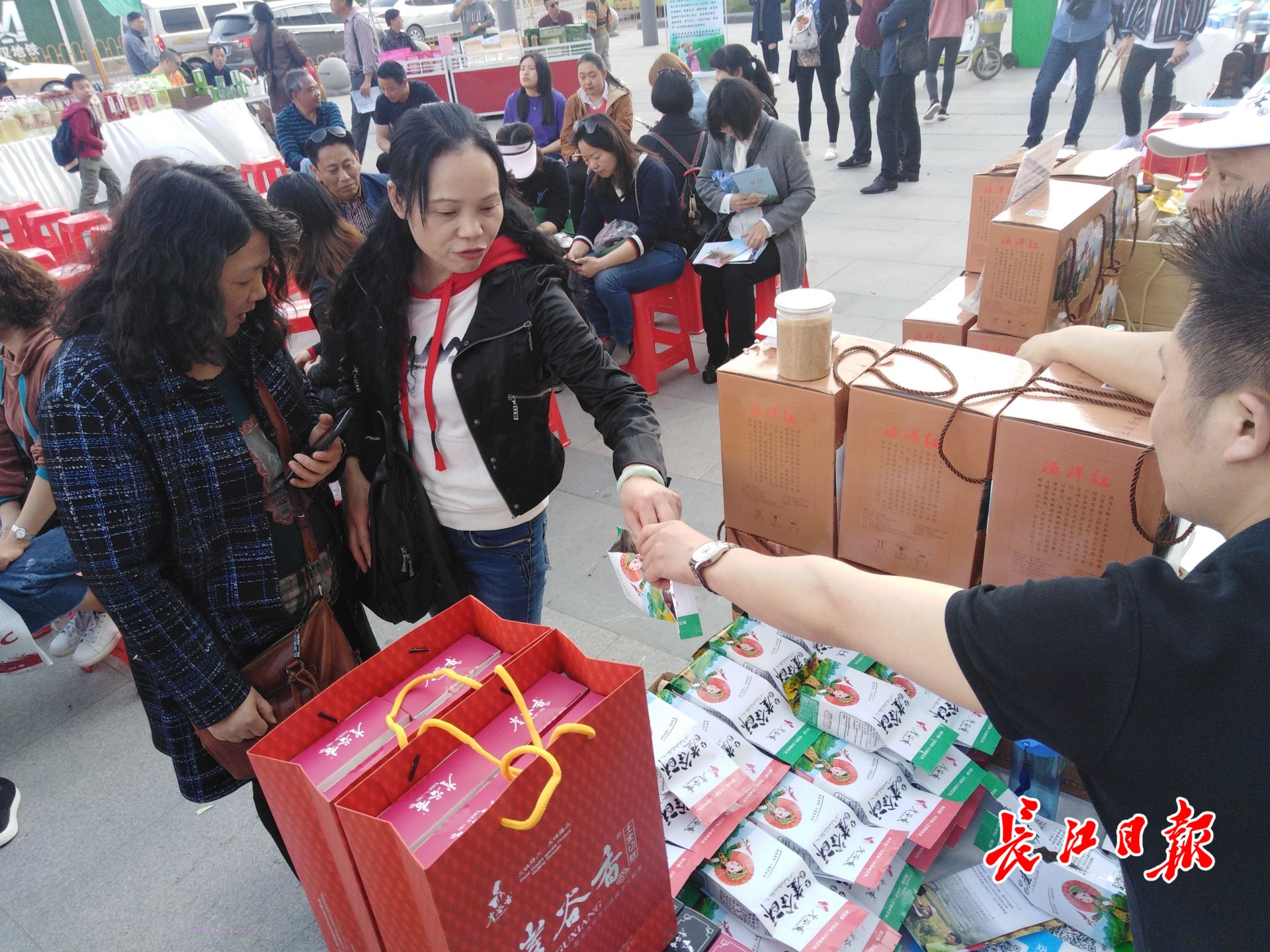 1000份五峰扶贫农产品年内直供武汉，在家门口就