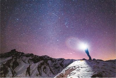 走！我们一起去仰望星空