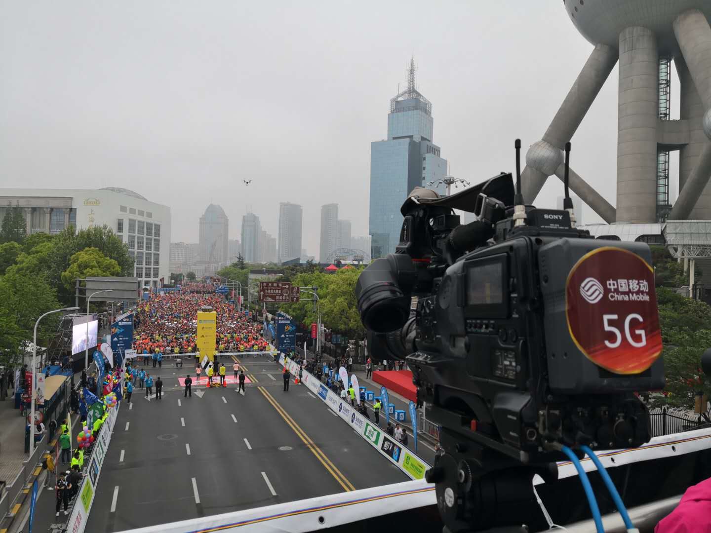 上海马拉松首次应用5G技术每位选手健康数据及时掌握