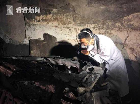上海一特斯拉车底起火自燃 消防初判：没充电痕迹