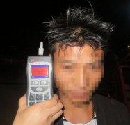 为躲查酒驾 南海一男子竟当场“五米跳