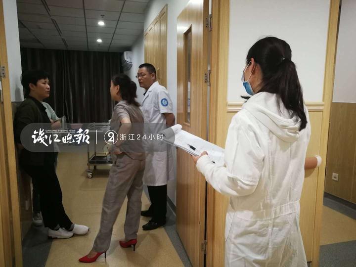 【突发】多人疑似食物中毒送往九和医院就诊，浙江24小时记者正在现场