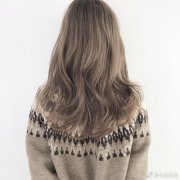 短发姑娘想染发 跟着李宇春学准没错