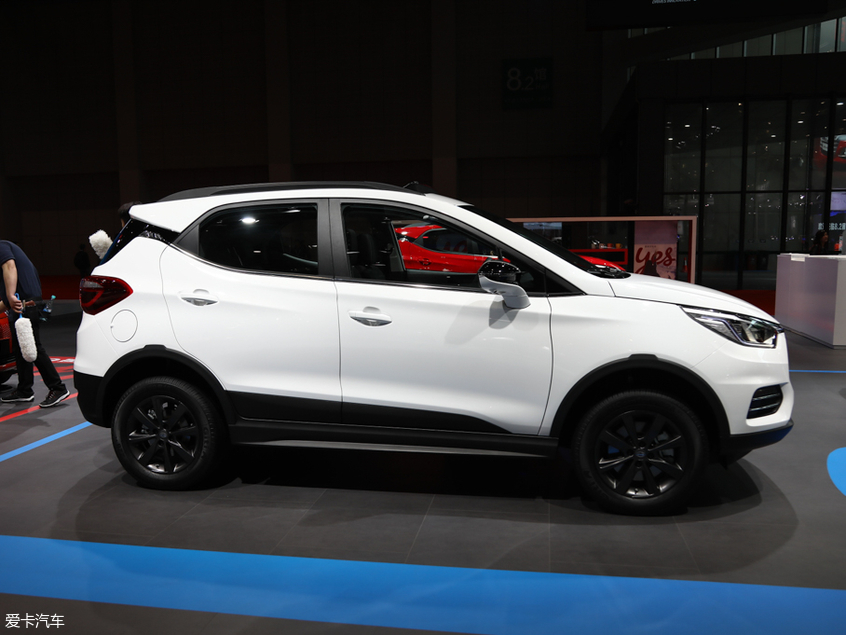 比亚迪s2正式下线 小型suv/续航305km