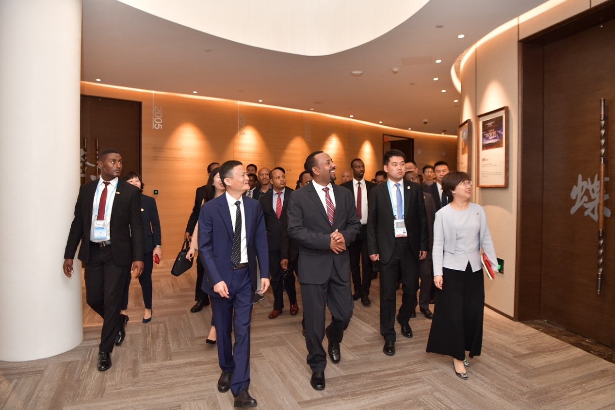 两国总理到访阿里 与马云聊了聊中小企业和普惠
