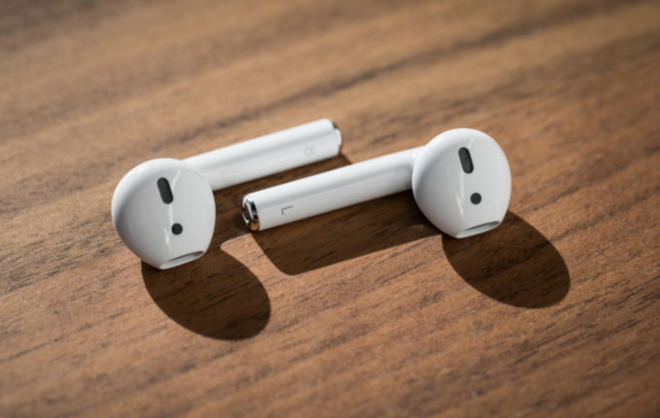 传苹果最快今年第四季推出两款新AirPods