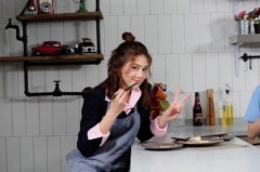 周秀娜开拍《战毒》下厨做美食充满“