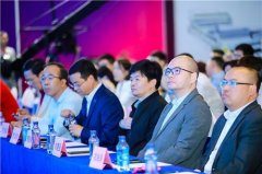 时尚设计较量碰撞智慧转型之路,SIUF次