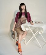<b>王妍之曝复古文艺写真气质温雅尽显前</b>