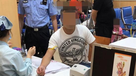 东莞老板开8888号奔驰一路堵5小时 刚到珠海就被抓走