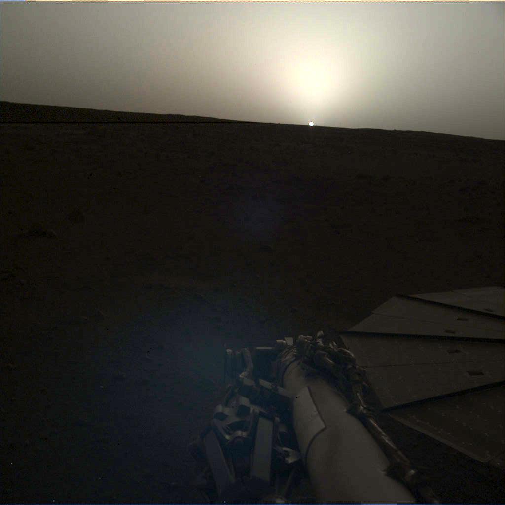 震撼！NASA公开火星日出日落照 大小只有地球上的