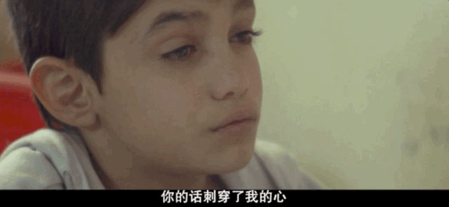 12岁男孩法庭含泪控诉父母：为什么生下我却不养
