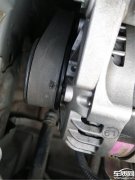 广汽丰田YARiS L 致享发动机皮带破损