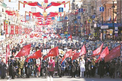 俄罗斯圣彼得堡举行“不朽军团”游行