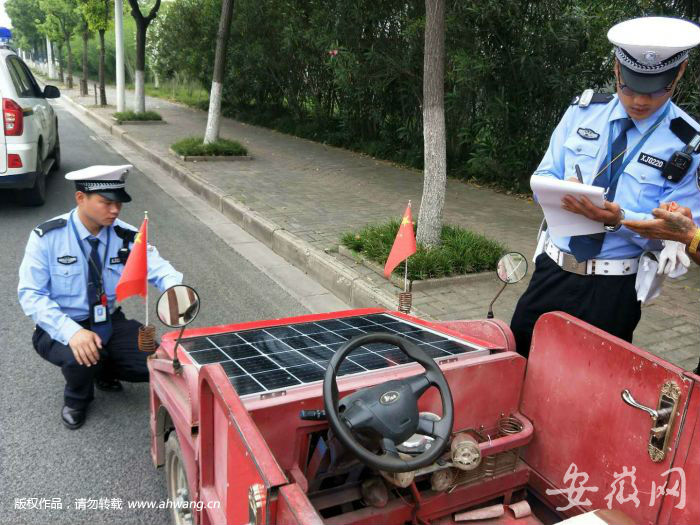 人才！芜湖不识字男子拼装“太阳能电动敞篷车”