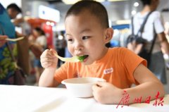 为吃“扒金山”广州市民排长龙!世界