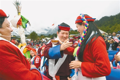 西藏山南勒布杜鹃五月矜