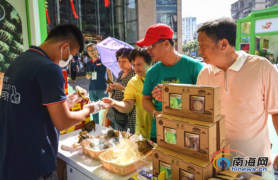 2019年海南端午美食文化节开幕 吸引众多市民前来