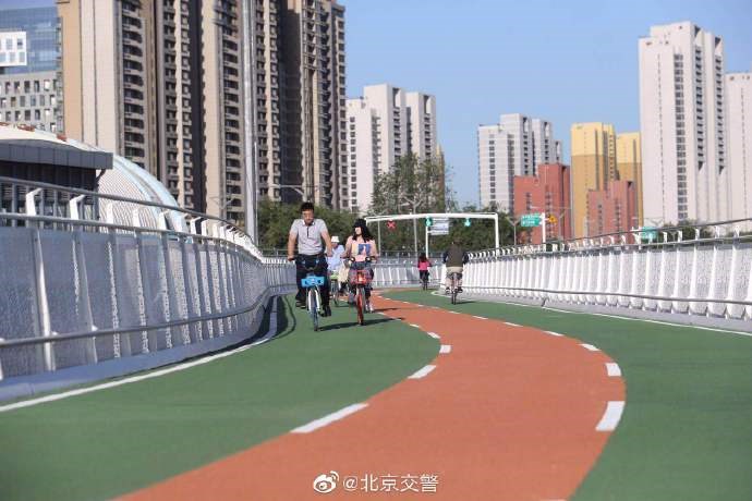 北京首条自行车高速开通 坡道装配先进助力装置
