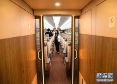 我国时速600公里高速磁浮试验样车下线