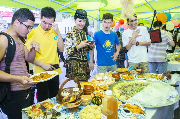 品味四海与“食”俱进 第9届国际美食文化节在江大举行
