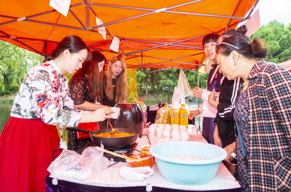 品味四海与“食”俱进 第9届国际美食文化节在江大举行
