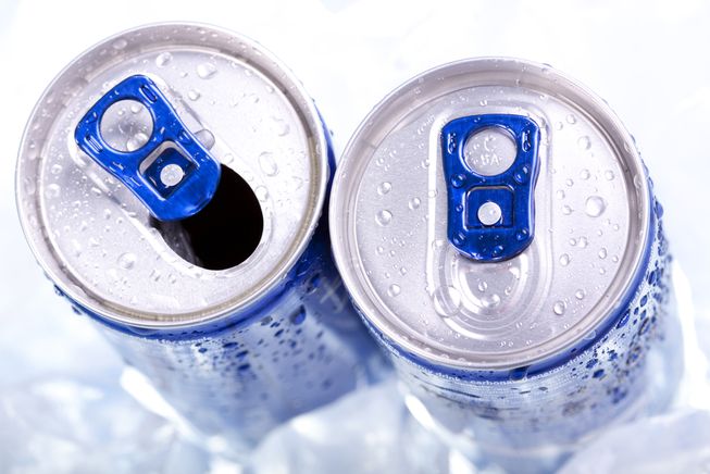 能量饮料是“双刃剑” 过量导致健康问题