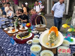 中东欧美食同场竞技 舌尖共鸣带动人文