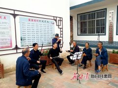 【脱贫攻坚奔小康】老干妈、海底捞的