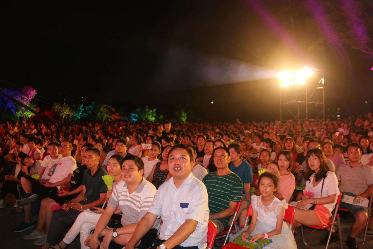 打造慢城印象，2019年石岩首届草坪音乐节惊艳开