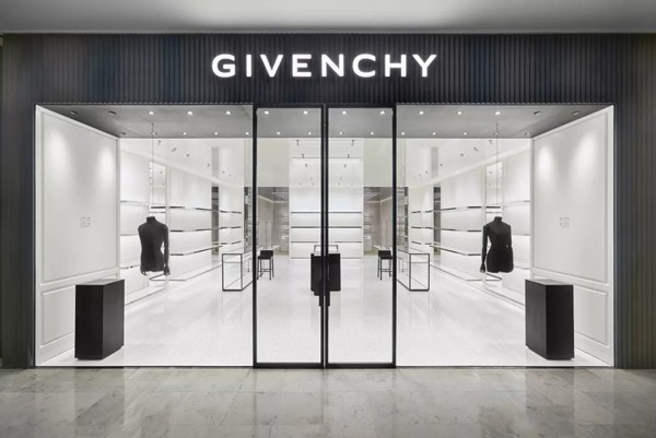 GIVENCHY纪梵希南京德基广场精品店隆重开业