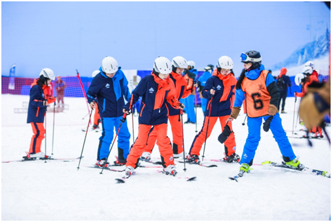 暑期将至，来滑雪吧！广州融创乐园雪世界游玩