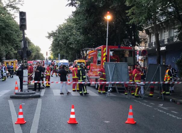 巴黎市中心一建筑物突发火灾，已致3人死亡1人重