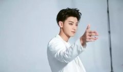 黄子韬恋情再添实锤?绯闻女友多次晒