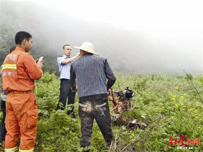 夫妻游玩绵阳千佛山被困为求生吃野菜、青蛙