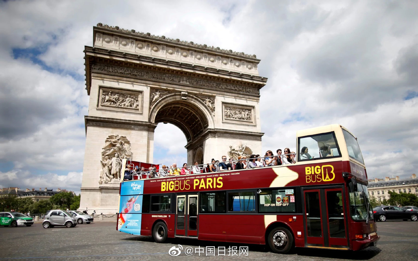 巴黎宣布禁止旅游巴士开进市中心 呼吁游人环保