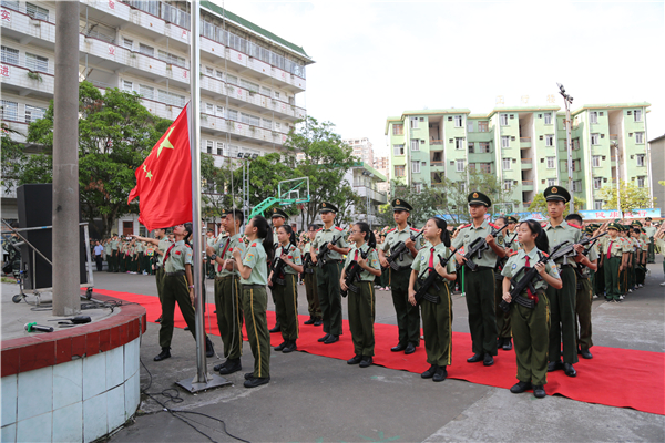 武警钦州支队：联合驻地小学纪念全民族抗战爆