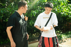 《带着爸爸去留学》特辑上线 引发全民