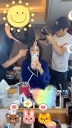 秦岚微博晒早起工作照 清爽俏皮活力十