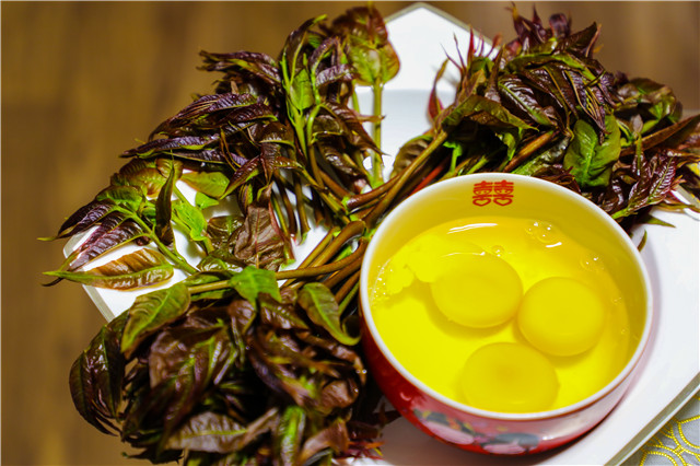 香椿炒鸡蛋：不容错过的春天味道
